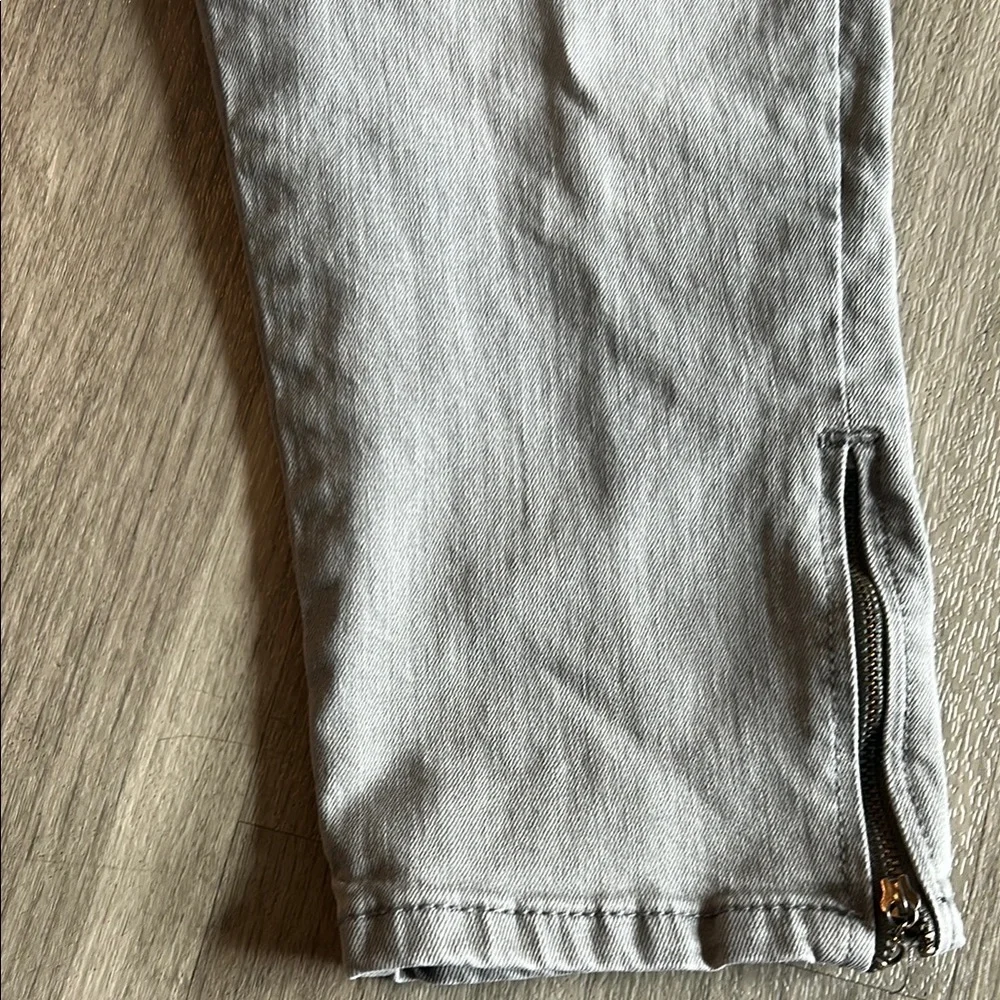 Levi's Gray Capri Jeans Modern Fit - Picture 2 of 6